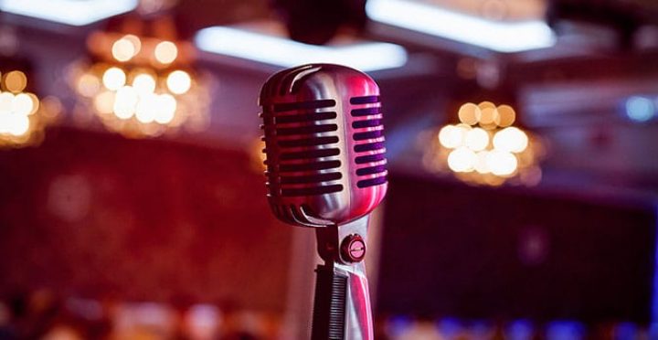 centre microphone news crop